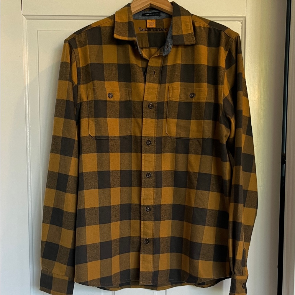 Men’s Tailor Vintage Tan and Black Plaid Shirt Size Small